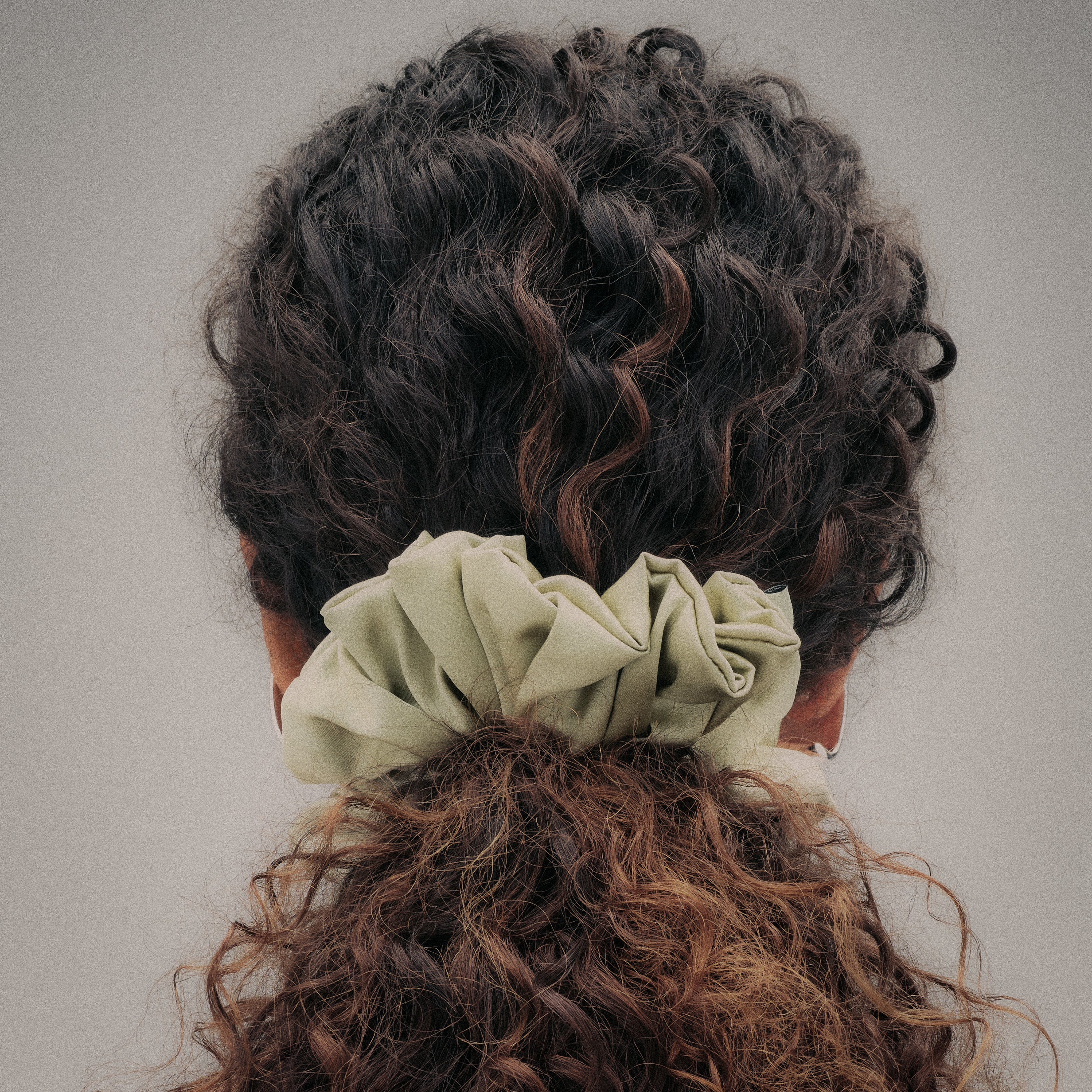 THESCRUNCHIE002-OnModel